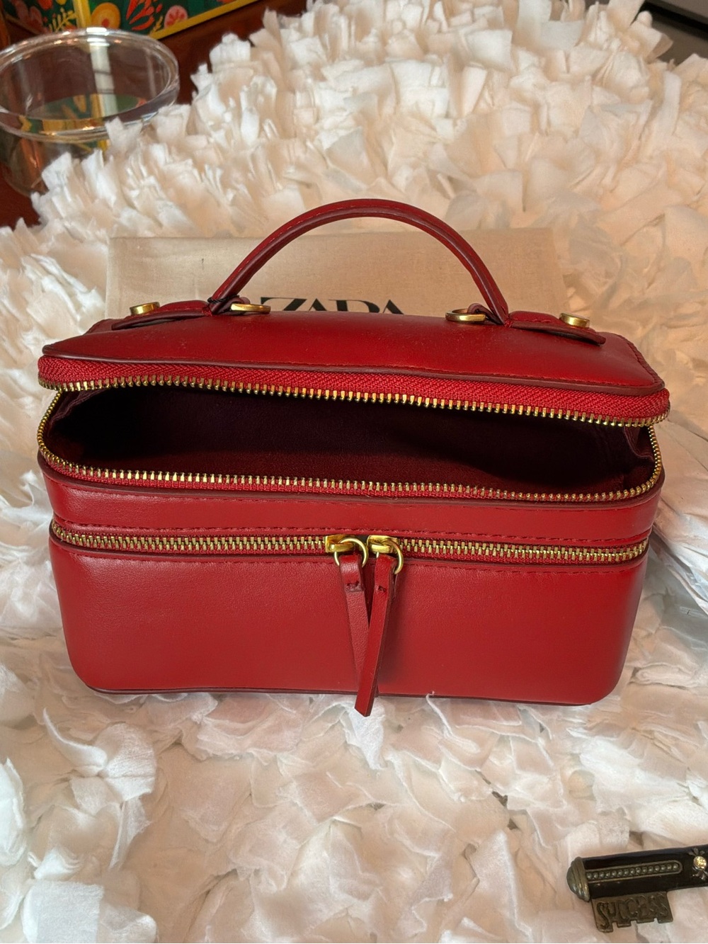 Zara Red Double-Zip Vanity Case - Picture 7 of 8